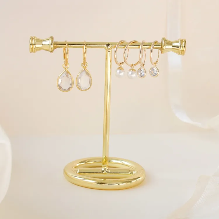 12 mm creol i 9 karat gull med zirkon - Gold Collection
