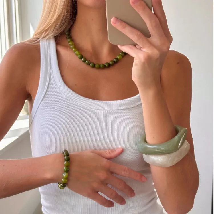 hvit bangle i resin - AURA