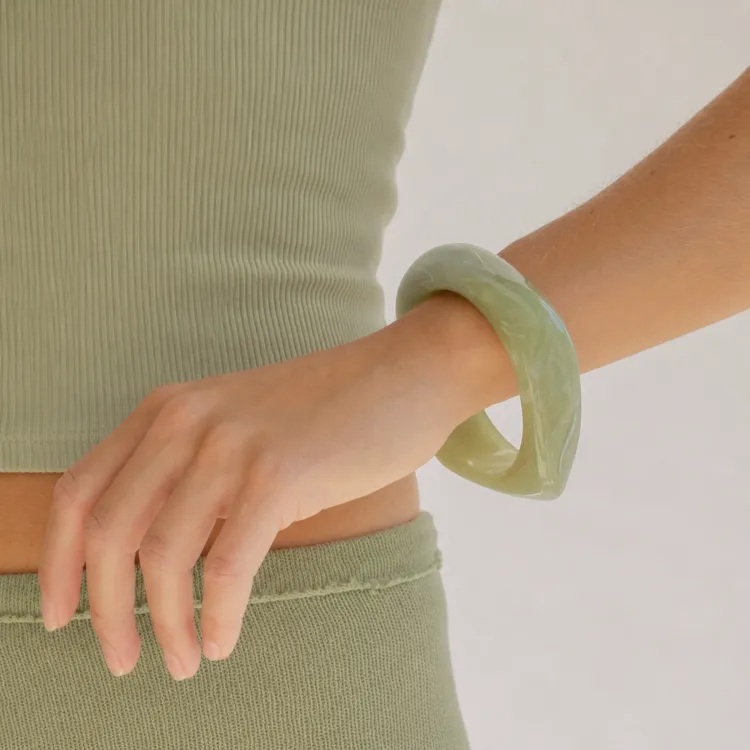 grønn bangle i resin - AURA
