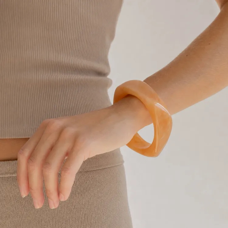 oransje bangle i resin - AURA