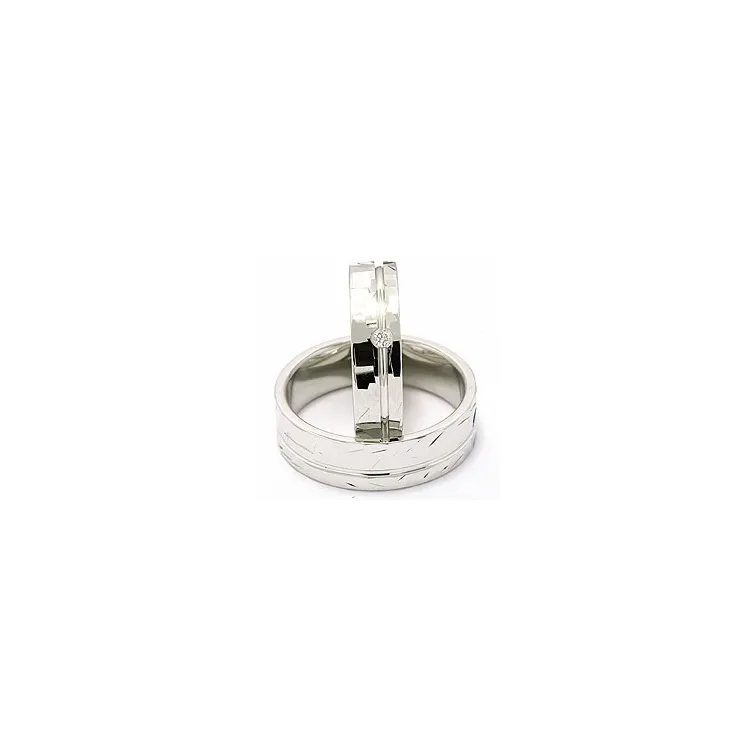 Strukturert gifteringer i 14 karat hvitt gull 0,03 ct - par