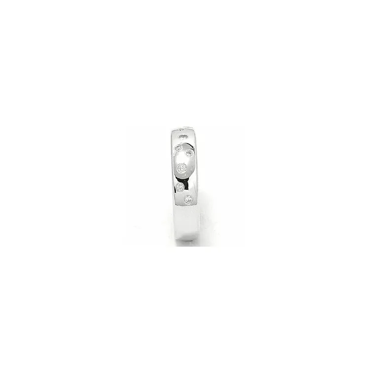 Bred stjernedryss giftering i 14 karat hvitt gull 0,126 ct