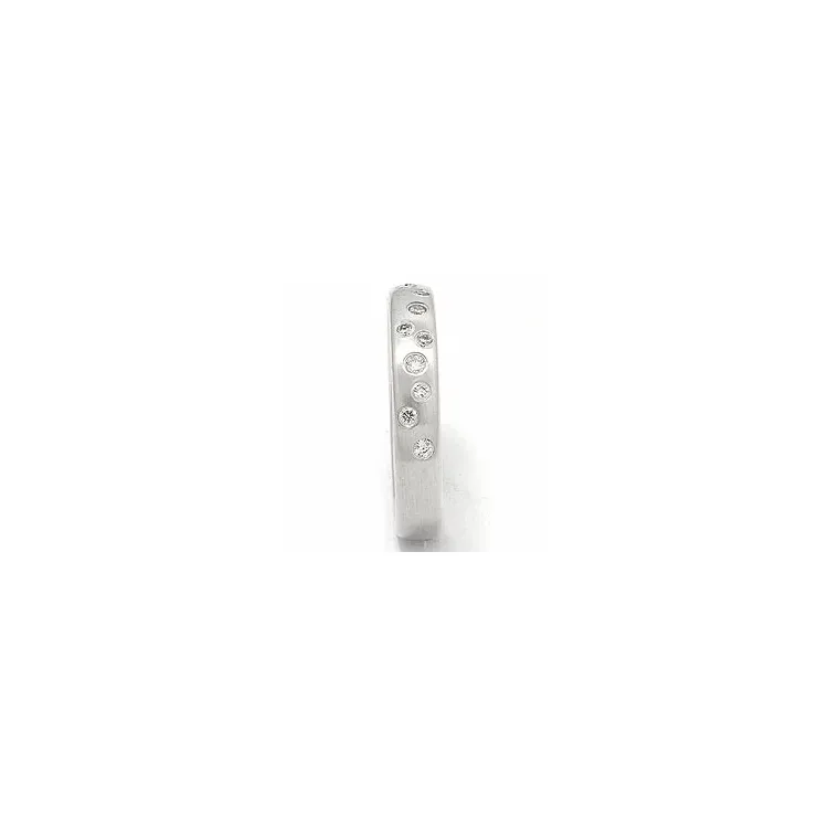 Matt stjernedryss giftering i 14 karat hvitt gull 0,126 ct