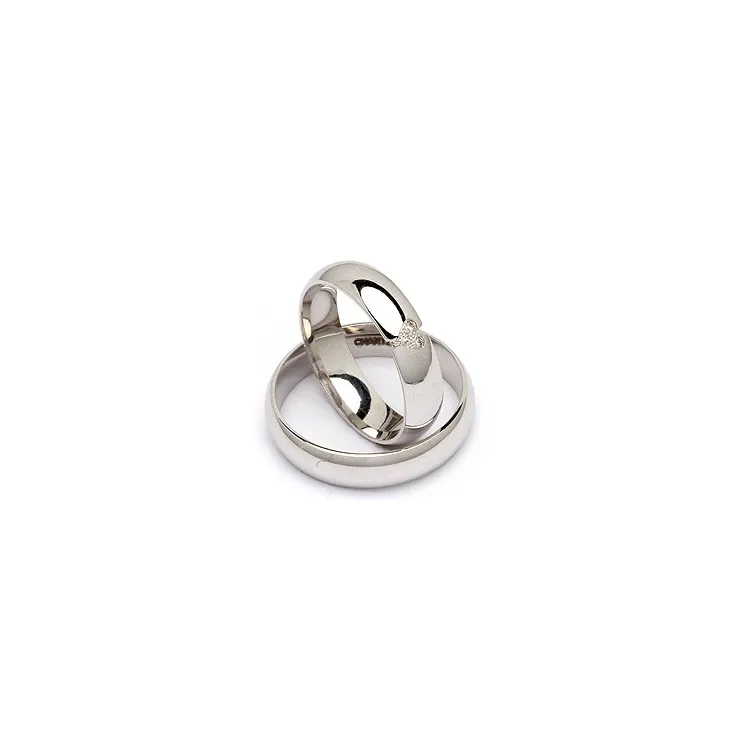 Gifteringer i 14 karat hvitt gull 0,030 ct - par