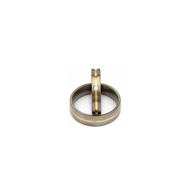 Gifteringer i titanium og alm. gull 0,04 ct