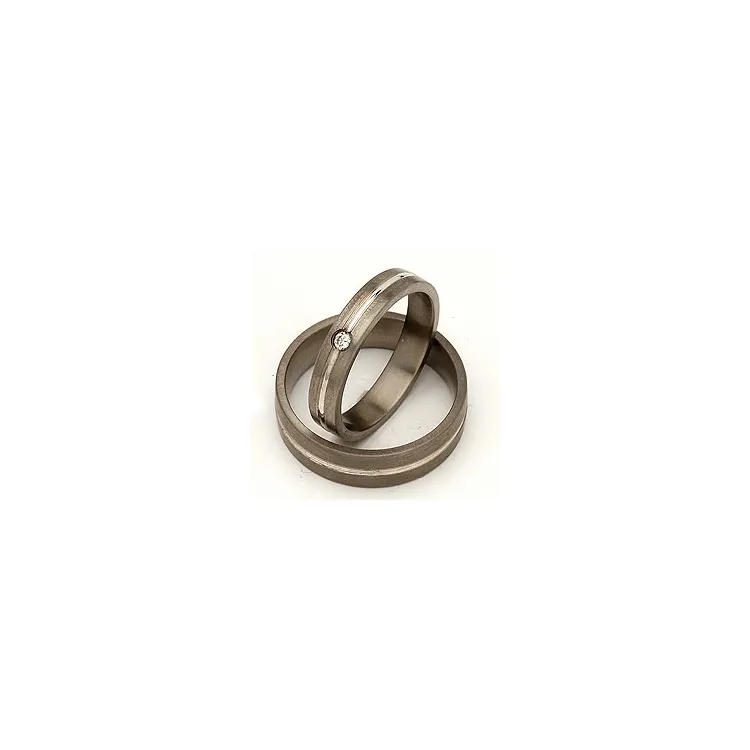 Gifteringer i 14 karat titanium og hvitt gull 0,040 ct