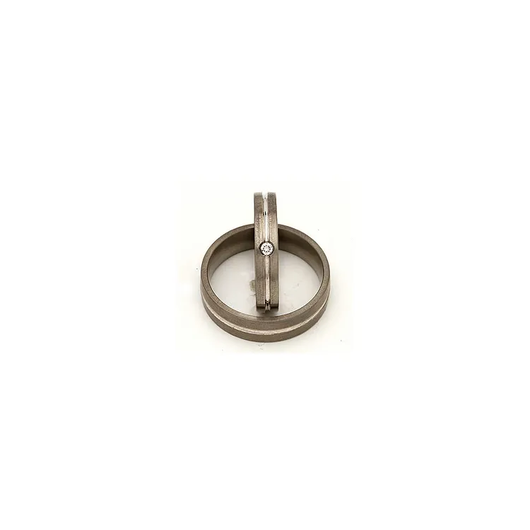 Gifteringer i 14 karat titanium og hvitt gull 0,040 ct