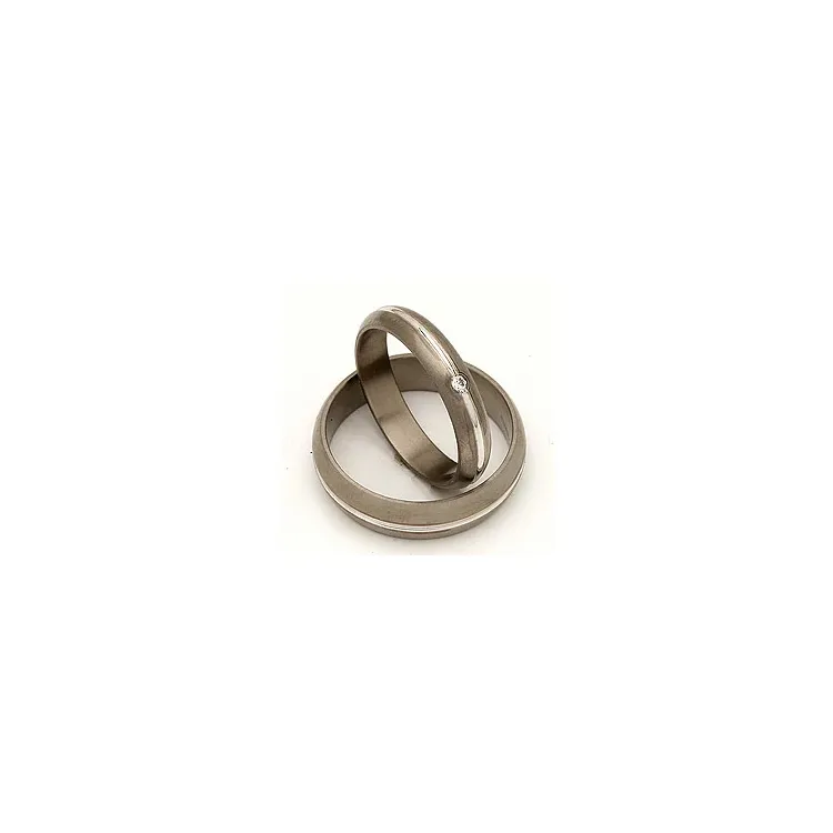 Gifteringer i 14 karat titanium og hvitt gull 0,030 ct