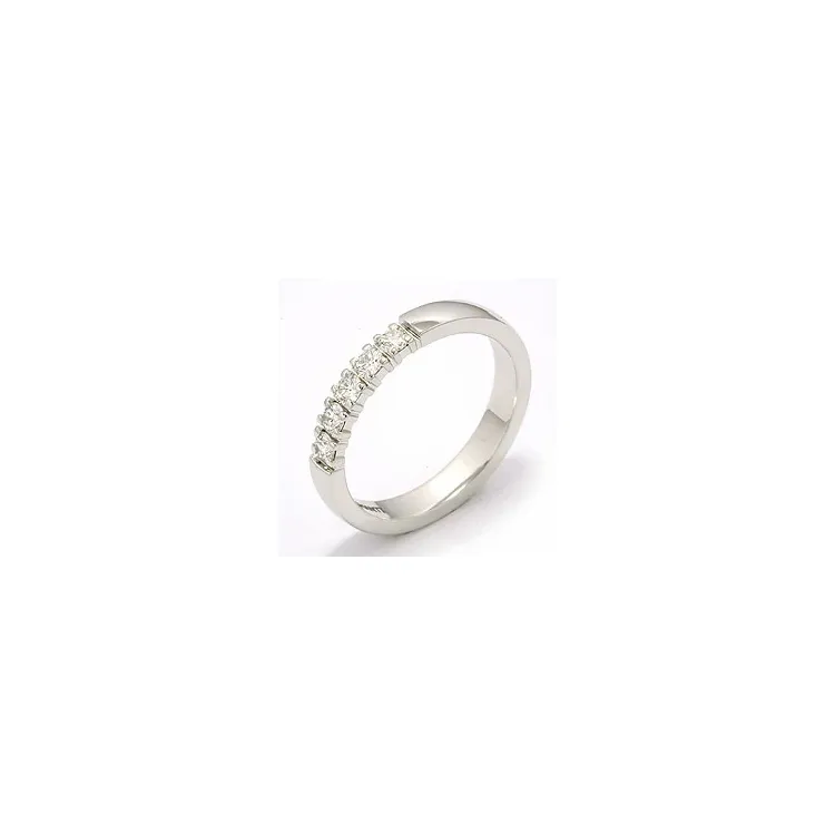 Giftering i 14 karat hvitt gull 0,07 ct