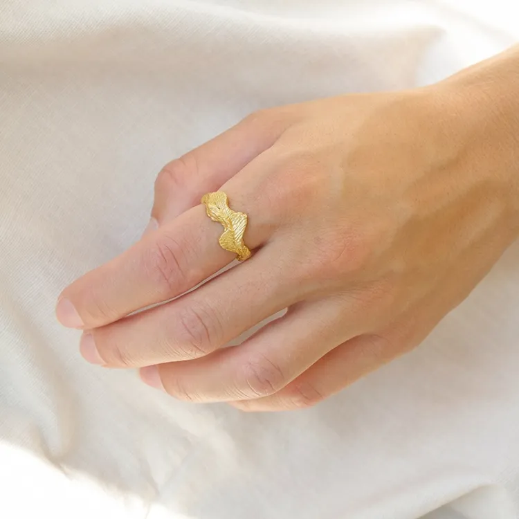 ring i forgylt sølv