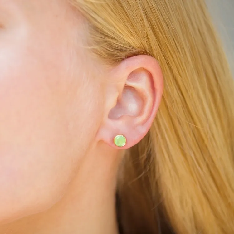 6,5 mm prehnite ørestikker i forgylt sølv - Loom Stones