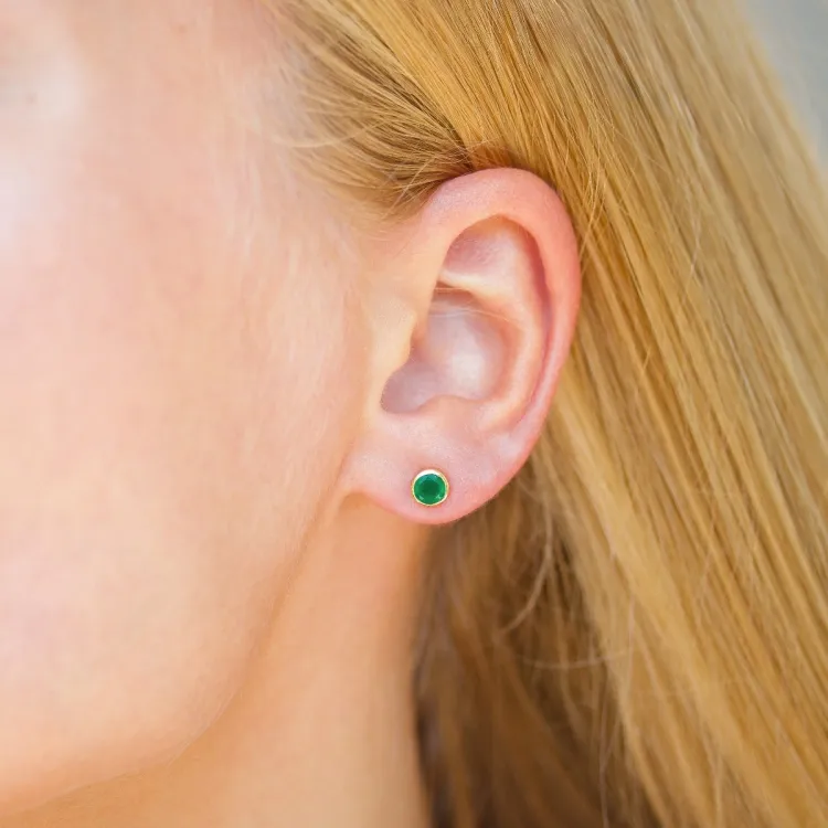 5 mm grønn onyks ørestikker i forgylt sølv - Loom Stones