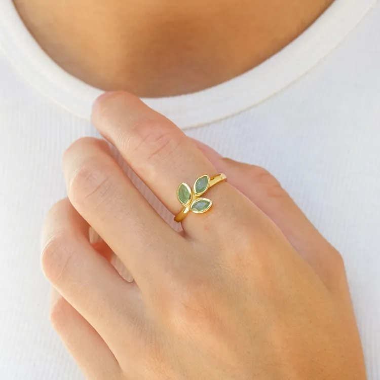 blad aventurin ring i forgylt sølv - Loom Stones