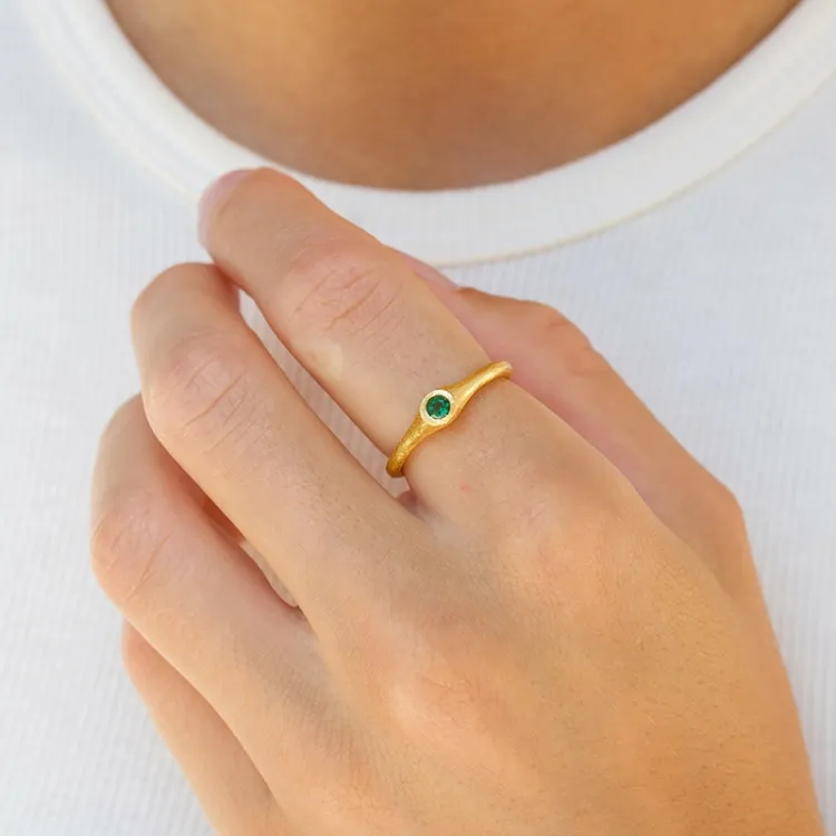 grønn krystall ring i forgylt sølv - Loom Stones