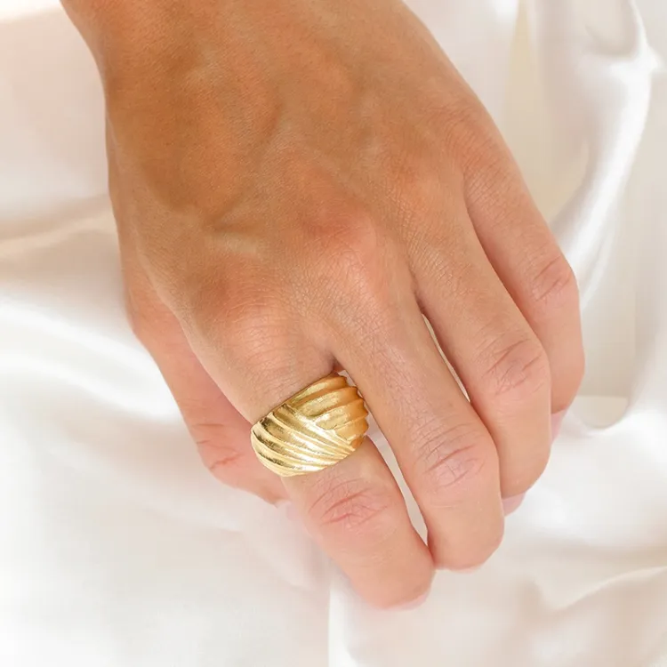 ring i forgylt messing - Eliné