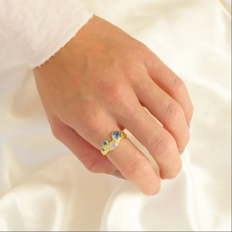 blå topas ring i forgylt messing - Eliné