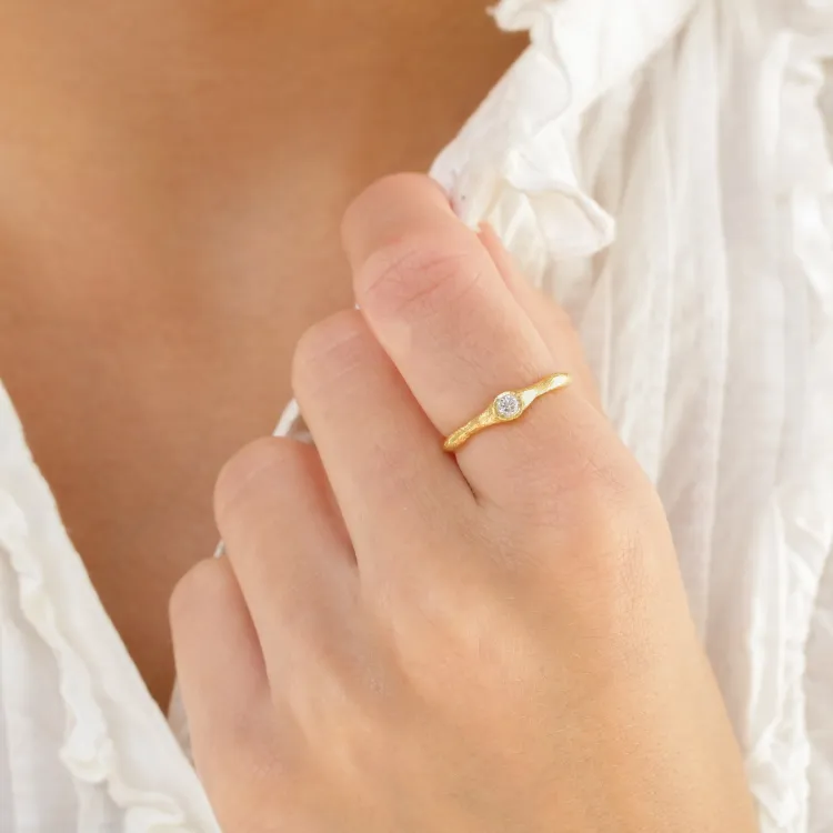zirkon ring i forgylt messing - Eliné