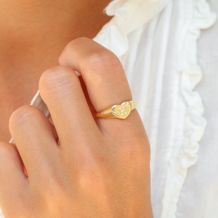 bokstav h zirkon ring i forgylt messing