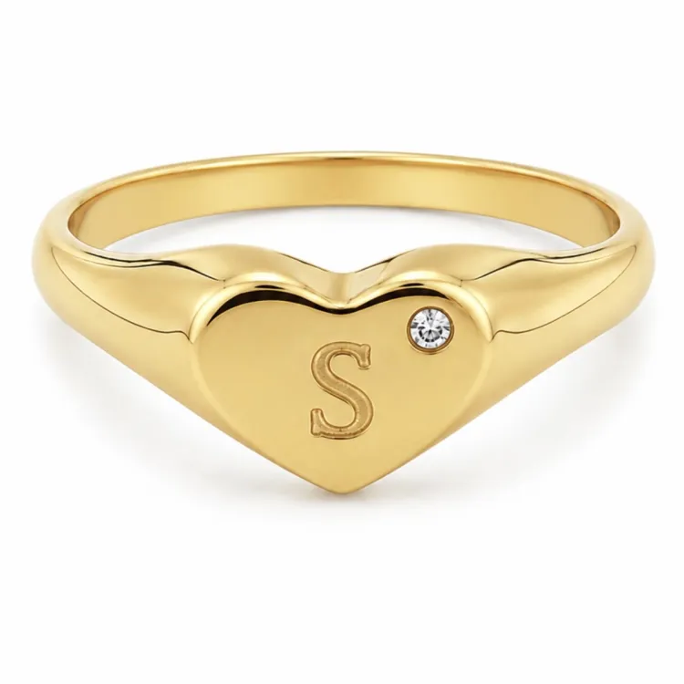 bokstav s zirkon ring i forgylt messing