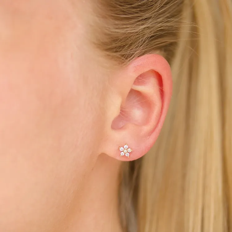 vanntette blomst helix piercing i forgylt stål - OCEANA
