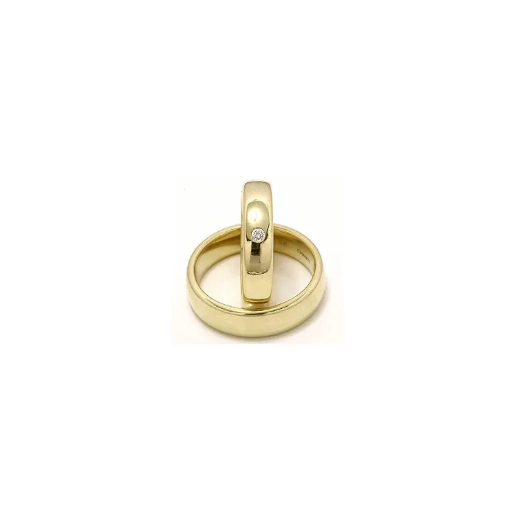 Gifteringer i 9 karat gull 0,05 ct
