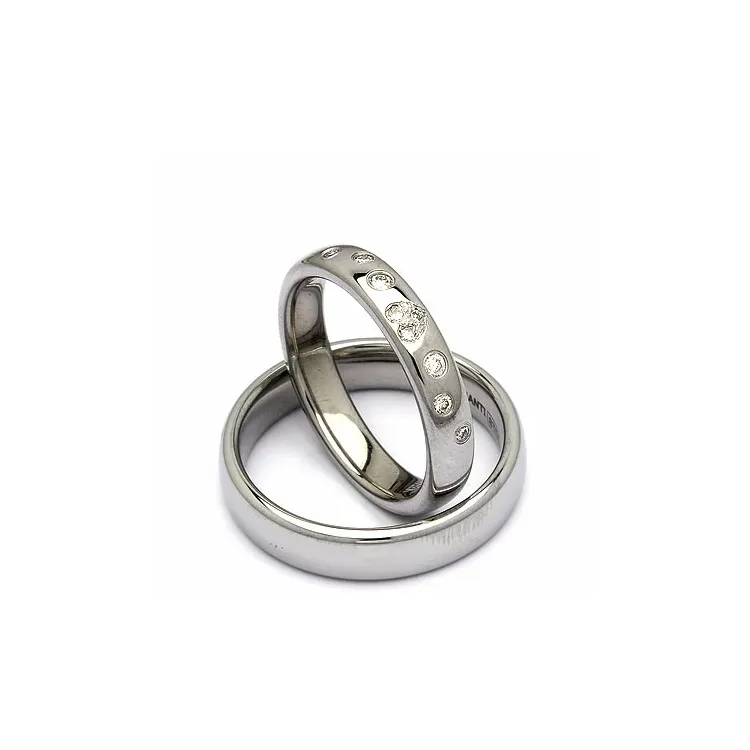 Gifteringer i stål 0,13 ct