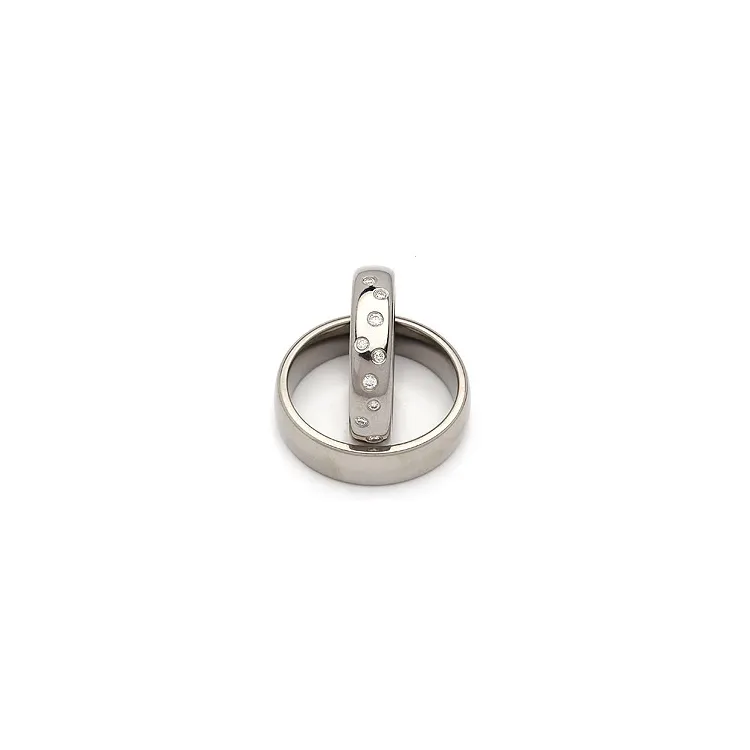 Gifteringer i titanium 0,126 ct