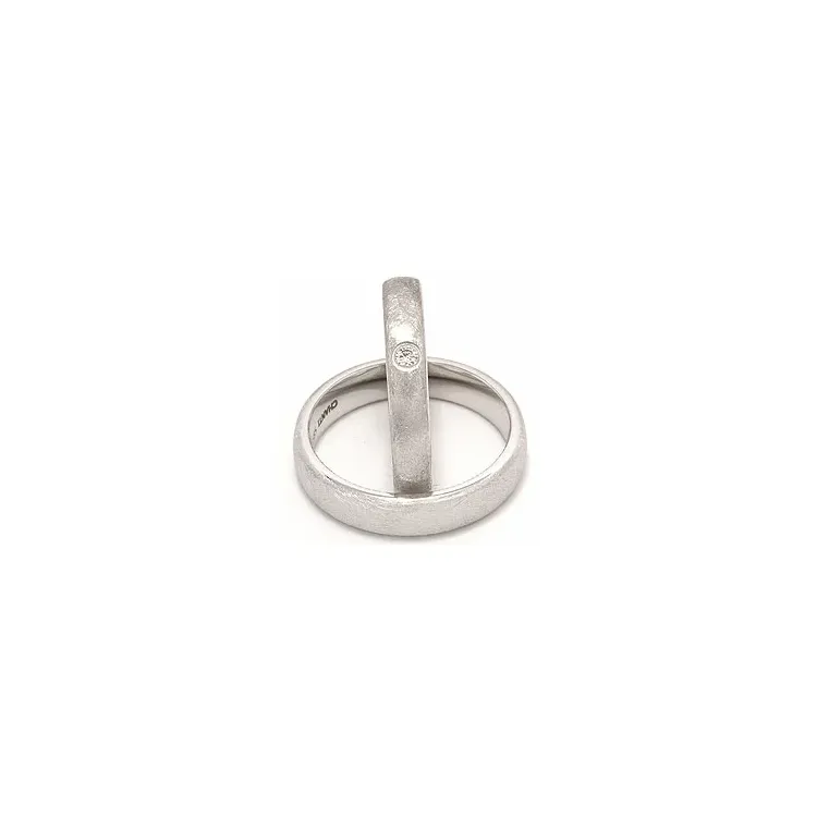 Strukturert ovale gifteringer i 14 karat hvitt gull 0,05 ct - par