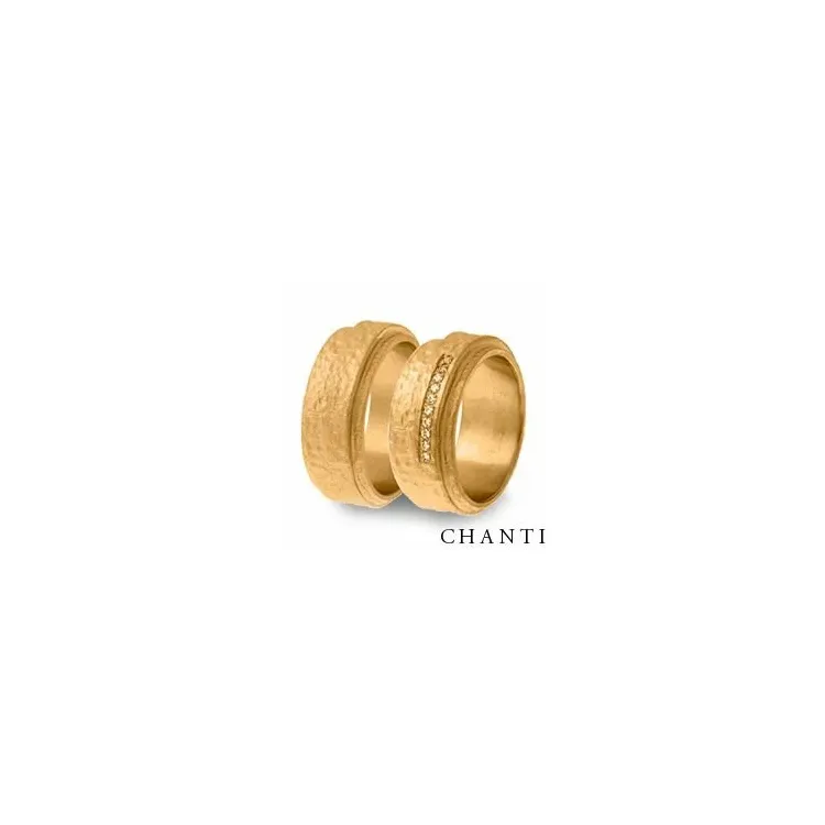 Hamret gifteringer i 14 karat gull 0,08 ct - par