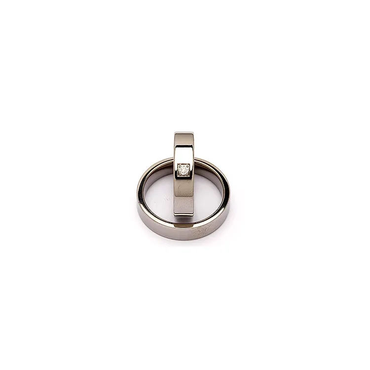 Gifteringer i titanium 0,05 ct