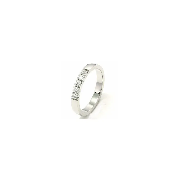 Elegant briljant giftering i 14 karat gull 0,05 ct