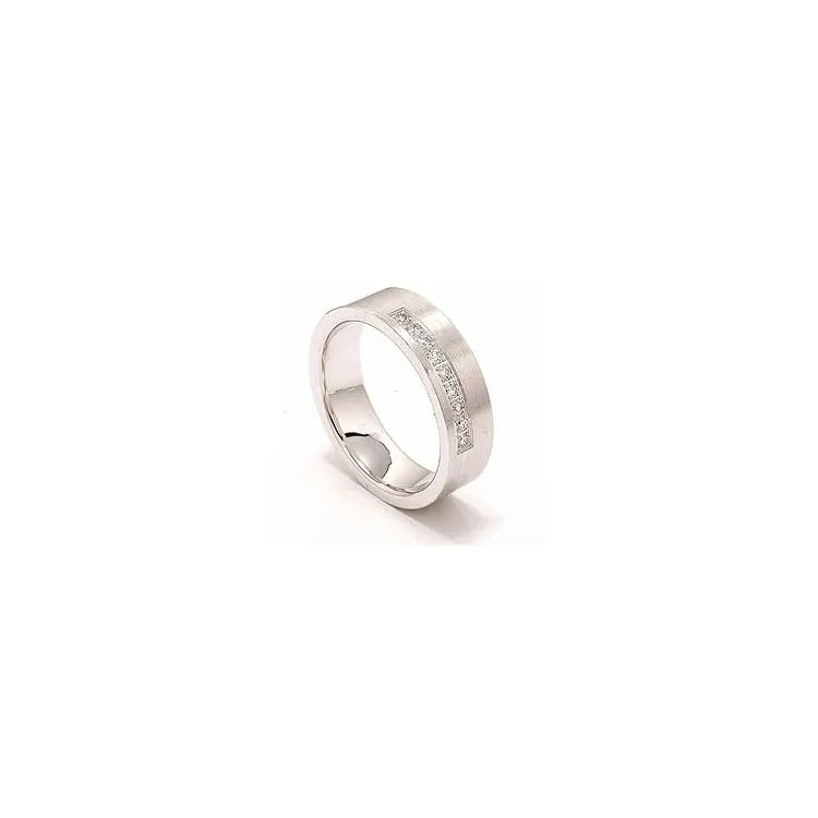 Bred matt briljant giftering i 14 karat hvitt gull 9 x 0,015 ct