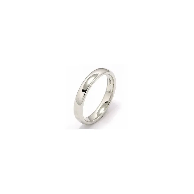 Elegant oval giftering i 14 karat hvitt gull