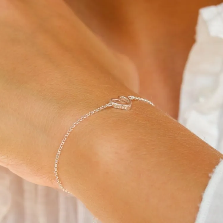 Elegant hjerte armbånd i sølv