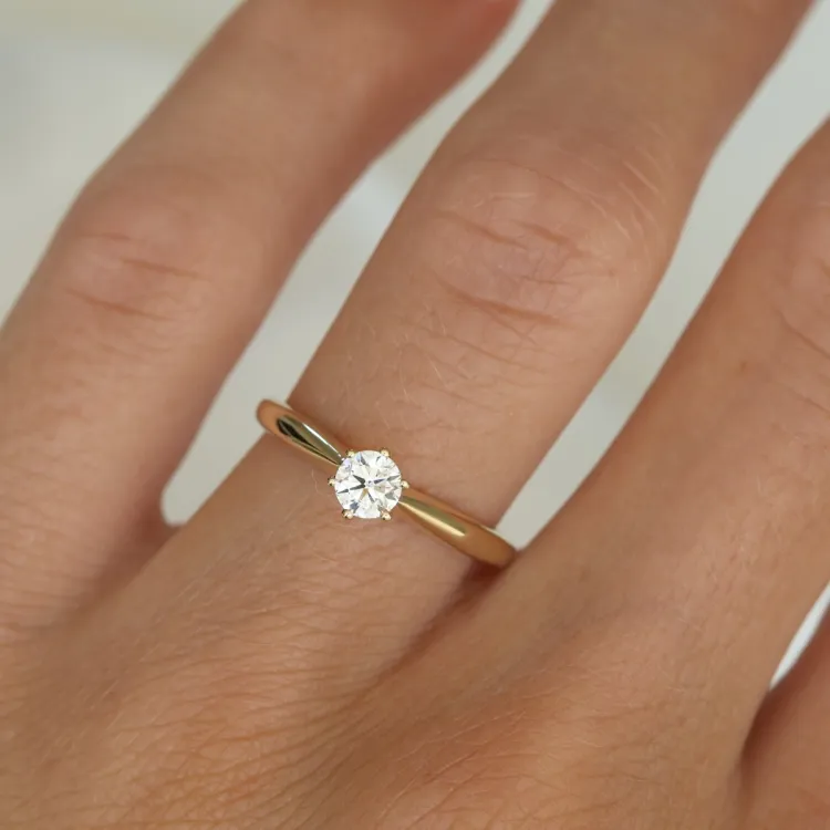 0,30 ct lab grown diamant solitairering i 9 karat gull 0,30 ct