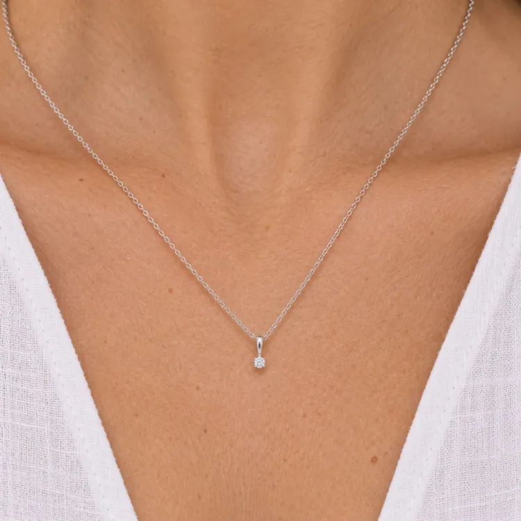 0,05 ct lab grown diamant solitaireanheng i sølv