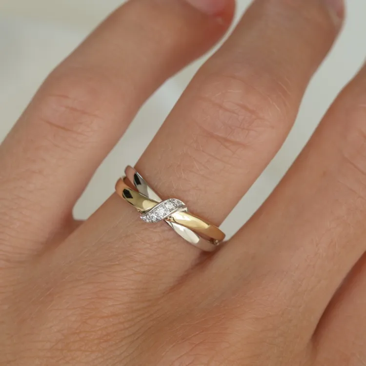 lab grown diamant ring i 9 karat gull og hvitt gull 0,03 ct