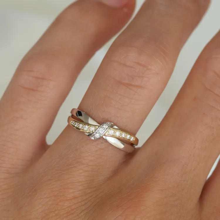 lab grown diamant ring i 9 karat gull og hvitt gull 0,10 ct