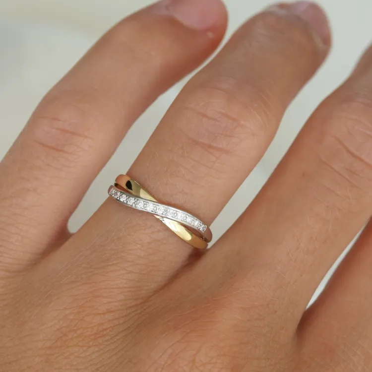 lab grown diamant ring i 9 karat gull og hvitt gull 0,08 ct