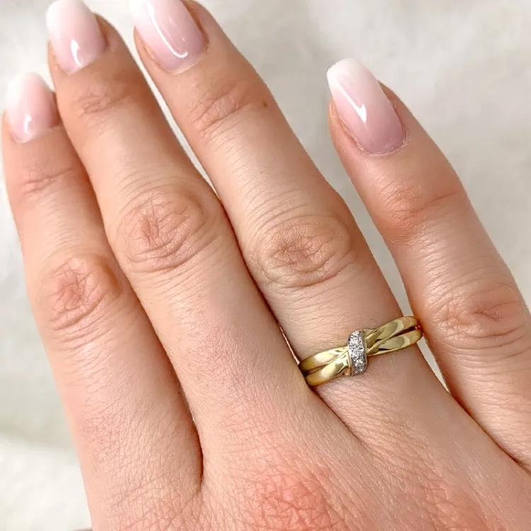 lab grown diamant ring i 9 karat gull og hvitt gull 0,03 ct
