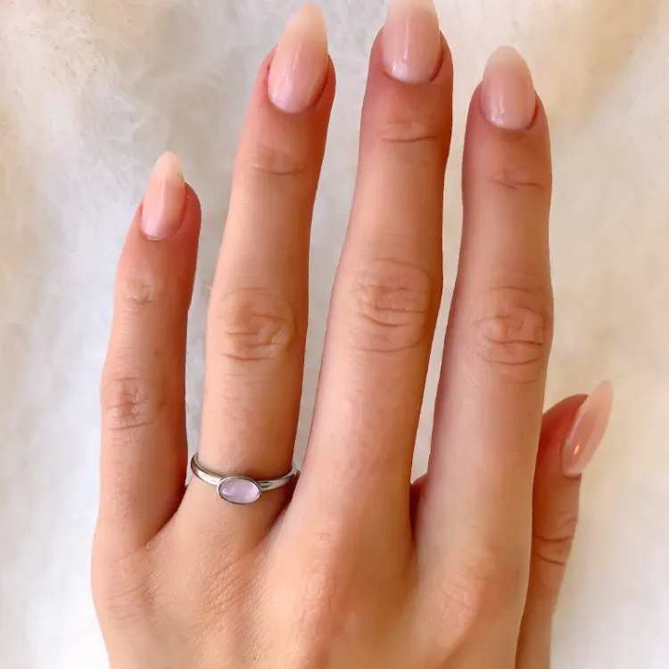 oval rosa ring i sølv - Loom Stones
