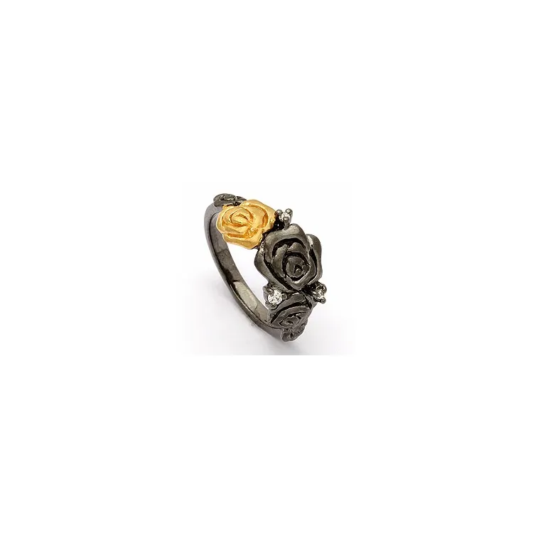 Rose ring i svart rodinert sølv med forgylt sølv