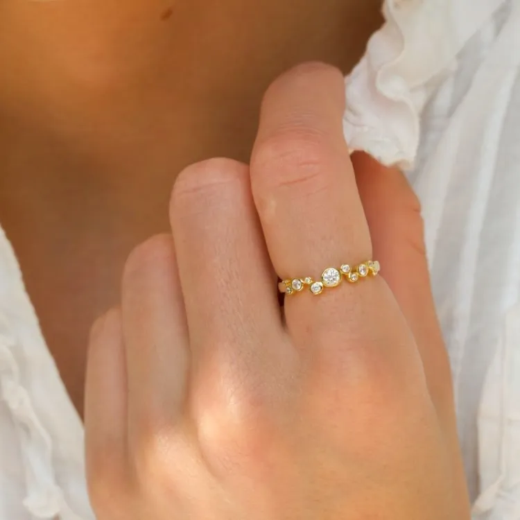 hvit zirkon ring i forgylt sølv - Bubbly Sparkle
