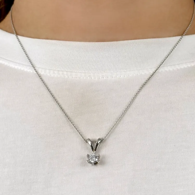 diamant solitaireanheng i 14 karat hvitt gull 0,50 ct