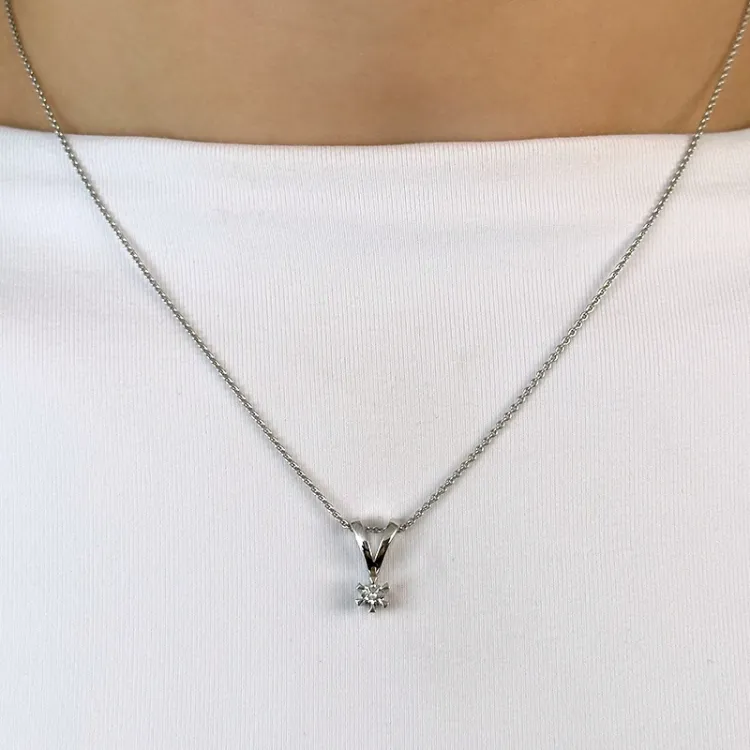 diamant solitaireanheng i 14 karat hvitt gull 0,10 ct