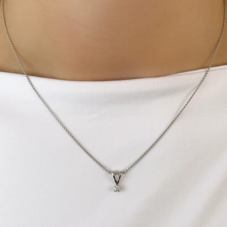 diamant solitaireanheng i 14 karat hvitt gull 0,10 ct