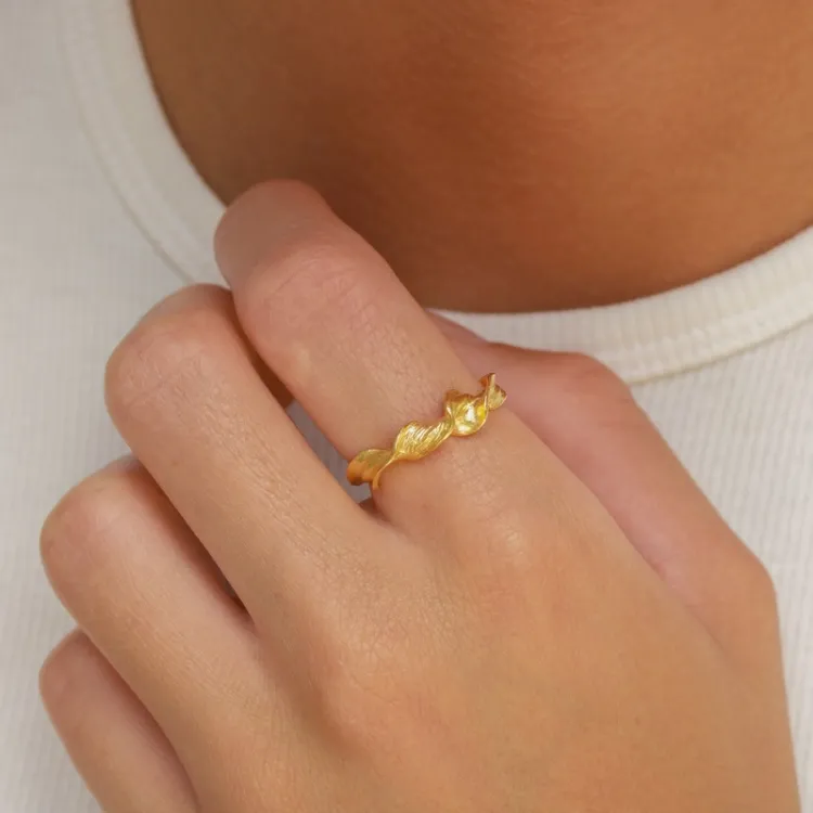 vridd ring i forgylt sølv - Lumé Etched