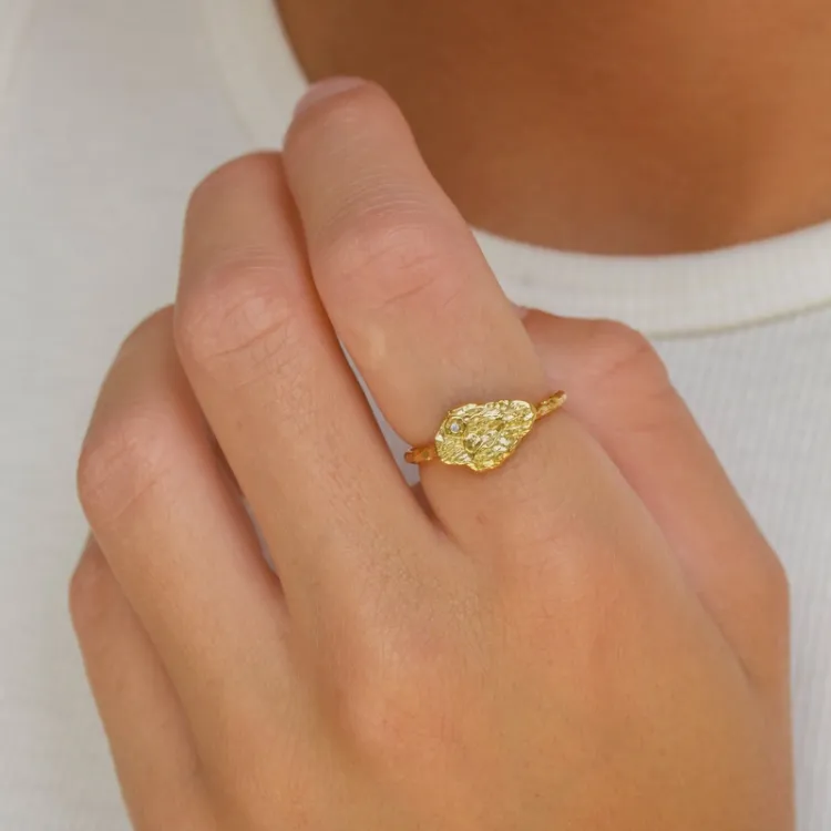 zirkon ring i forgylt sølv - Lumé Etched