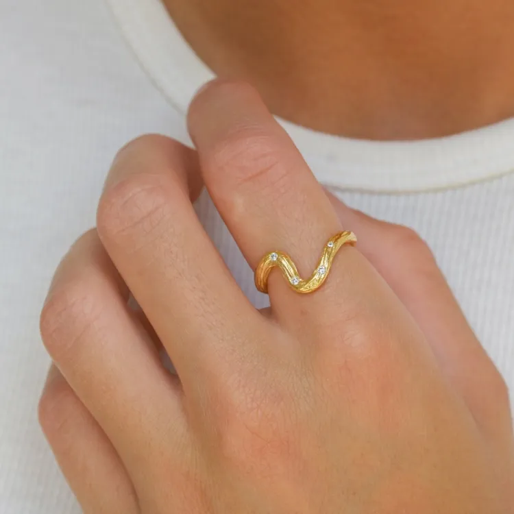 zirkon ring i forgylt sølv - Lumé Etched