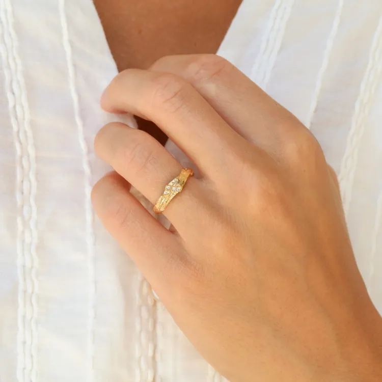 zirkon ring i forgylt messing - Lumé Etched